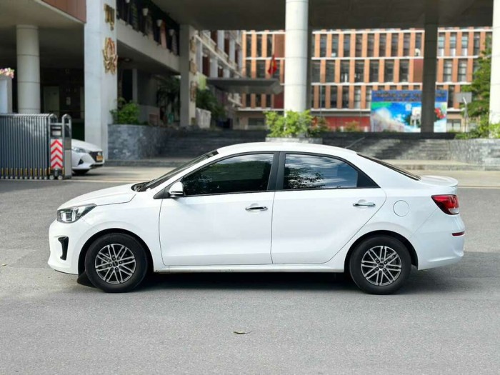 Kia Soluto 1.4 AT Deluxe trắng 2023